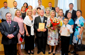 Тульскую семью поздравили с 50-летием супружеской жизни
