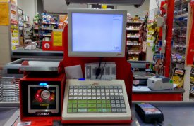 В Новомосковске продавщица обчистила кассу магазина