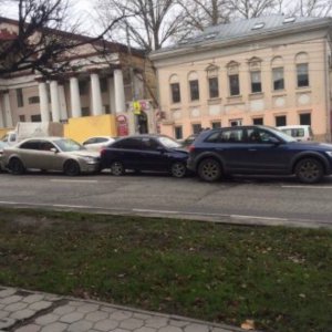 Сразу 6 машин столкнулись в Туле на проспекте Ленина