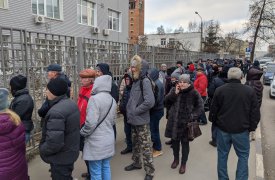 Туляки стоят в очередях за справками в наркодиспансер: с 22 ноября цена вырастет в несколько раз