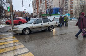 Дорогу на Фрунзе в Туле не поделили «Деу» и «Шевроле»