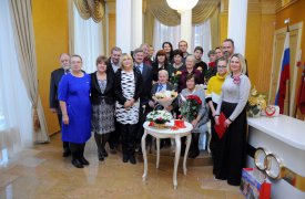 Тульскую семью поздравили с бриллиантовой свадьбой