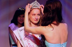 Корону «Королевы Тулы 2014» Лизы Смирновой украсили 31 жемчужиной