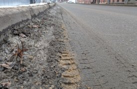 311 тонн песчанно-соляной смеси и 16 тонн реагента за ночь высыпали на улицы и тротуары Тулы