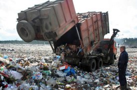 В Тульской области мусоровоз насмерть раздавил мужчину