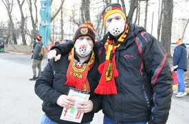 На матче "Арсенал"-"Рубин" в Туле присутствовало почти 9 тыс зрителей. В медицинских масках были единицы