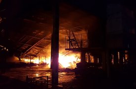 В Туле полыхал завод по производству битума: появились фото с места происшествия