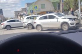 В центре Тулы столкнулись  SsangYong и Kia: есть пострадавшие