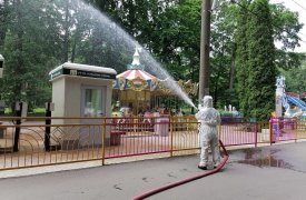 В Центральном парке Тулы продезинфицировали аттракционы