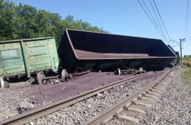 Под Тулой 22 вагона грузового состава сошли с рельсов