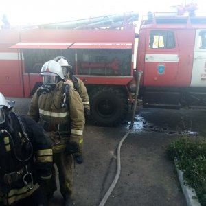 При пожаре в квартире в Тульской области погиб человек, 10 эвакуировали