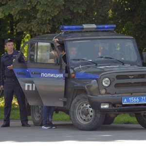 В Суворове двое подростков украли из магазина пневматические пистолеты