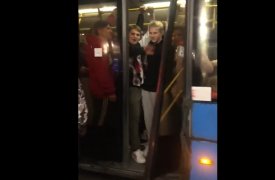 После праздничного салюта туляки сломали дверь троллейбуса