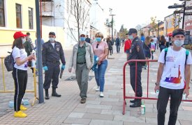 В выходные во время праздничных мероприятий потерялись 44 ребенка