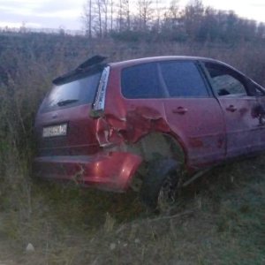 На трассе в Тульской области перевернулся Ford: водитель не справился с управлением