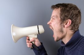 Туляки жалуются на слишком громкую рекламу магазина на ул. Первомайской