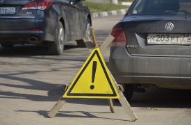 В тульском Скуратово Opel влетел в опору ЛЭП