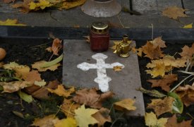 Житель Тульской области разрушил шесть надгробий и крестов на кладбище