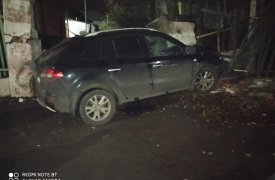 В Тульской области водитель иномарки врезался в забор и умер
