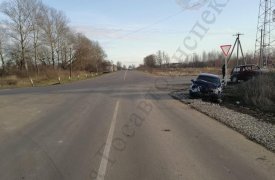 В Тульской области под Одоевым столкнулись две легковушки: пострадала женщина