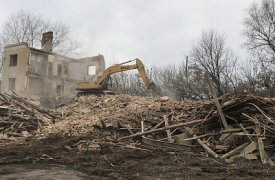 Под конец недели в Туле снесли еще два аварийных дома