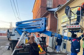 На улице Пирогова в Туле разобрали незаконные рекламные вывески