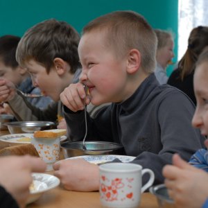 В Кимовске школа кормила детей с санитарными нарушениями