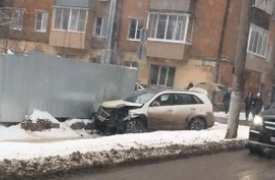 В Туле на перекрестке улиц Тимирязева и Кауля столкнулись две иномарки