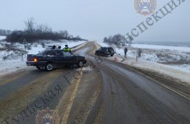 Под Ефремовом гонщик-любитель на ВАЗе врезался в иномарку
