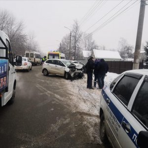 В Туле на улице Кутузова произошло ДТП, пострадала женщина