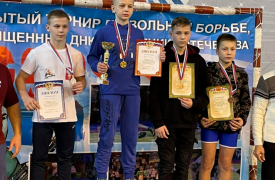 Юный туляк одержал победу в региональном Открытом первенстве по волной борьбе