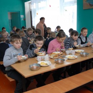 В Кимовской школе еду готовили в некачественной посуде
