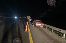 В Веневском районе пьяный водитель на ВАЗе влетел в грузовик: есть пострадавший