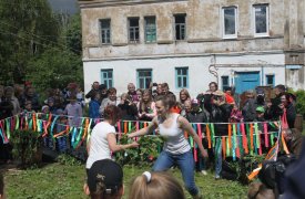 Крапивные бои, ярмарка и музыка: публикуем полную программу Фестиваля Крапивы