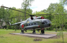 В парке Новомосковска установили два боевых вертолета Ми-24 и Ми-8