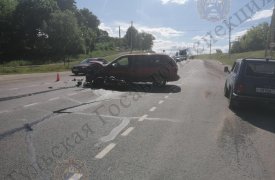 В Чернском районе Dodge сбил мотоциклиста без прав: мужчина госпитализирован