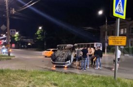 В Туле в тройном ДТП опрокинулся Volkswagen