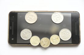 Безработная тулячка украла смартфон у нетрезвого знакомого