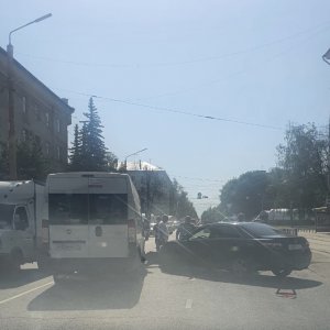 На улице Болдина в Туле столкнулись Fiat и Toyota Camry