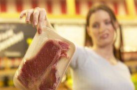 Два тульских предпринимателя торговали просроченным мясом