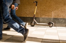 Безработный туляк украл электросамокат