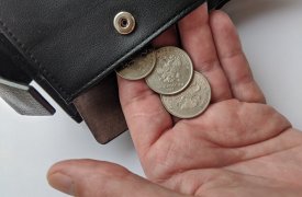 В Алексине директор фирмы обманом оформила себе пособие как малоимущей
