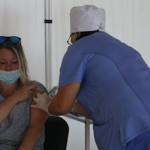 Крупный штраф грозит компании «Дикси-Юг» в Туле за непрошедших вакцинацию сотрудников