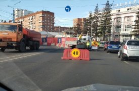 Улица Октябрьская в Туле намертво встала в пробку из-за ремонта трамвайных путей
