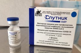 Тулякам рассказали о возрастных ограничениях и противопоказаниях вакцины «Спутник Лайт»