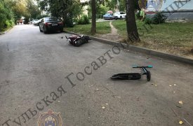 В Щекинском районе мужчина на мопеде сбил 12-летнюю девочку на самокате