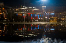 В преддверии Дня флага на тульских зданиях засветился триколор