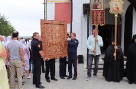 Белевские силовики передали монастырю икону Георгия Победоносца, вырезанную заключенными
