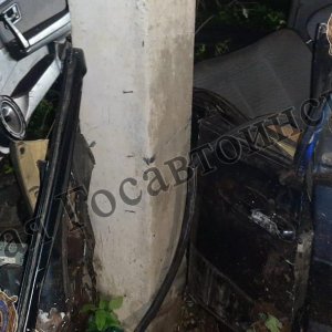 Под Тулой ВАЗ врезался в электрическую опору: водитель в больнице
