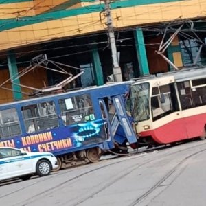 Прокуратура проверяет обстоятельства лобового столкновения трамваев в Туле: за рулем был стажер
